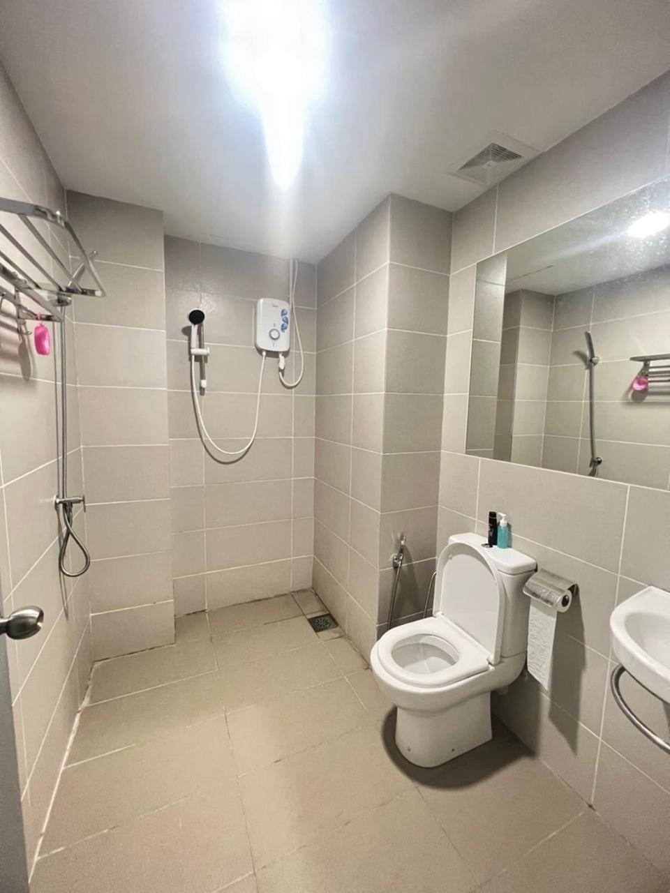 Summer Suites Apartment-The Summer Shopping Mall Kota Samarahan Ngoại thất bức ảnh